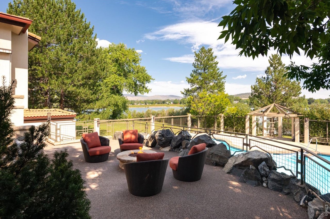 Arrange a private showing at Rozena